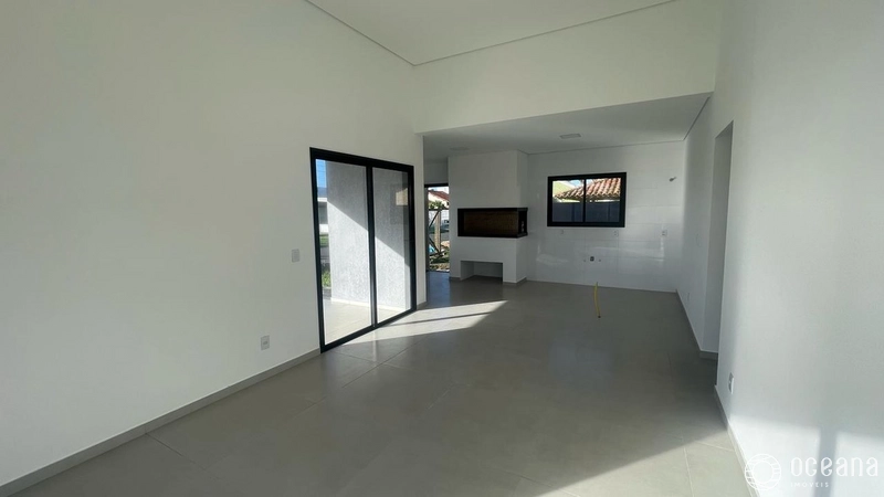 CASA GEMINADA NO BAIRRO JARDIM BEIRA MAR À 03 QUADRAS DA PRAIA!: 9ª foto da galeria de imagens do imóvel
