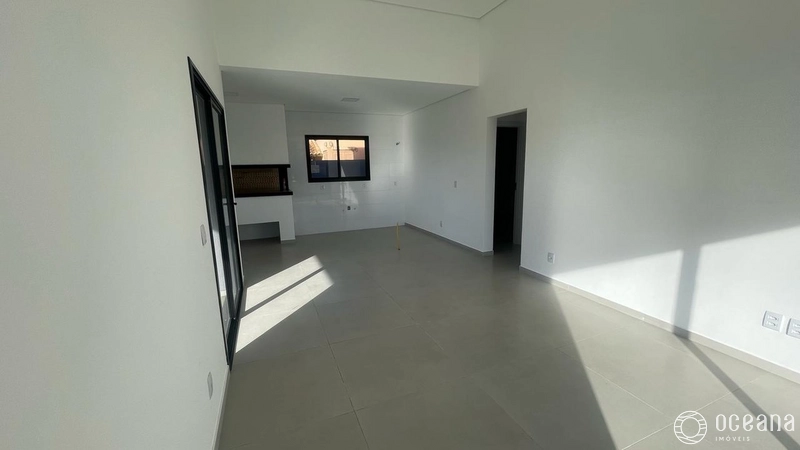 CASA GEMINADA NO BAIRRO JARDIM BEIRA MAR À 03 QUADRAS DA PRAIA!: 5ª foto da galeria de imagens do imóvel