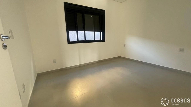 CASA GEMINADA NO BAIRRO JARDIM BEIRA MAR À 03 QUADRAS DA PRAIA!: 7ª foto da galeria de imagens do imóvel
