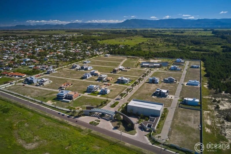 TERRENO MEDINDO 12x25m² EM CONDOMÍNIO FECHADO NA PRAIA DE CURIMIM!: 5ª foto da galeria de imagens do imóvel