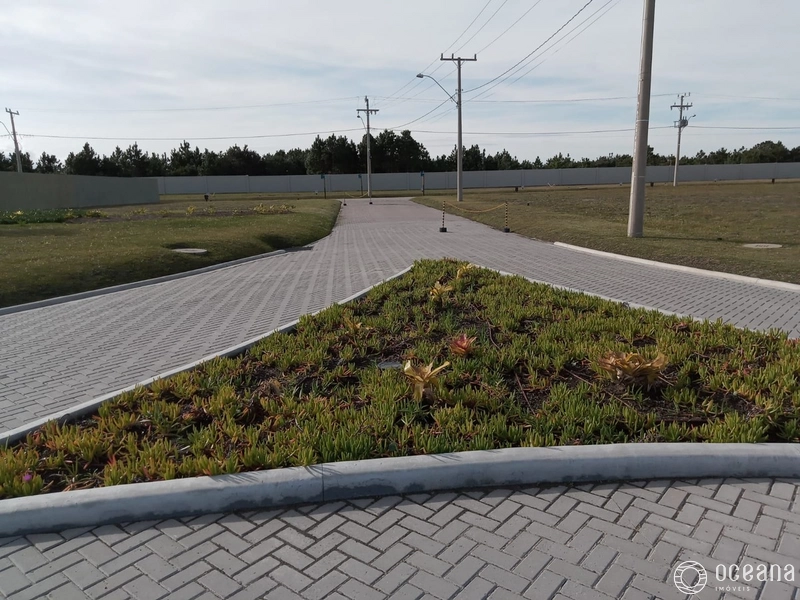 TERRENO MEDINDO 12x25m² EM CONDOMÍNIO FECHADO NA PRAIA DE CURIMIM!: 3ª foto da galeria de imagens do imóvel