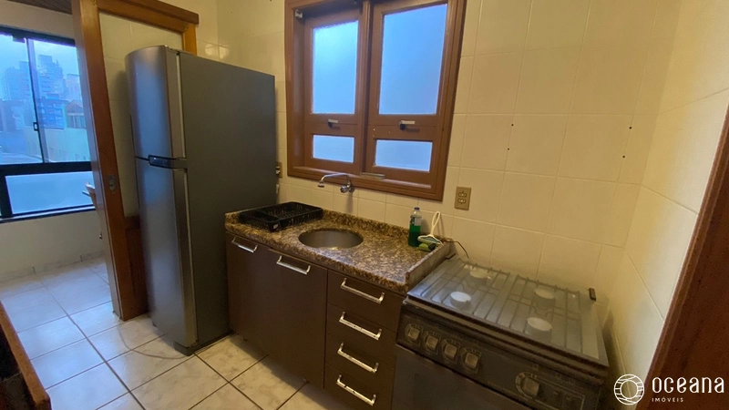 APARTAMENTO MOBILIADO DE 02 DORMITÓRIOS A 01 QUADRA DO MAR!: 5ª foto da galeria de imagens do imóvel
