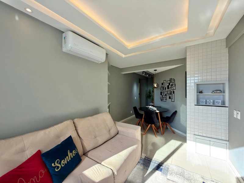 APARTAMENTO MOBILIADO E DECORADO COMPOSTO POR 02 DORM: 1ª foto da galeria de imagens do imóvel