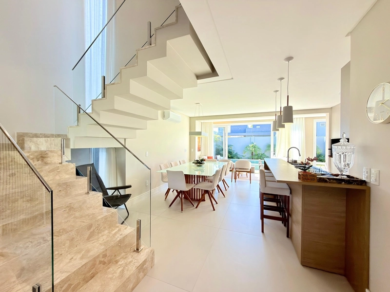 SOBRADO MOBILIADO E DECORADO COMPOSTO POR 04 SUÍTES!: 33ª foto da galeria de imagens do imóvel