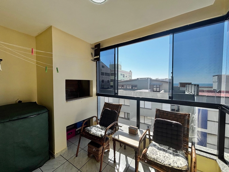 APARTAMENTO MOBILIADO DE 01 DORMITÓRIO - SACADA COM CHURRASQUEIRA!: 4ª foto da galeria de imagens do imóvel