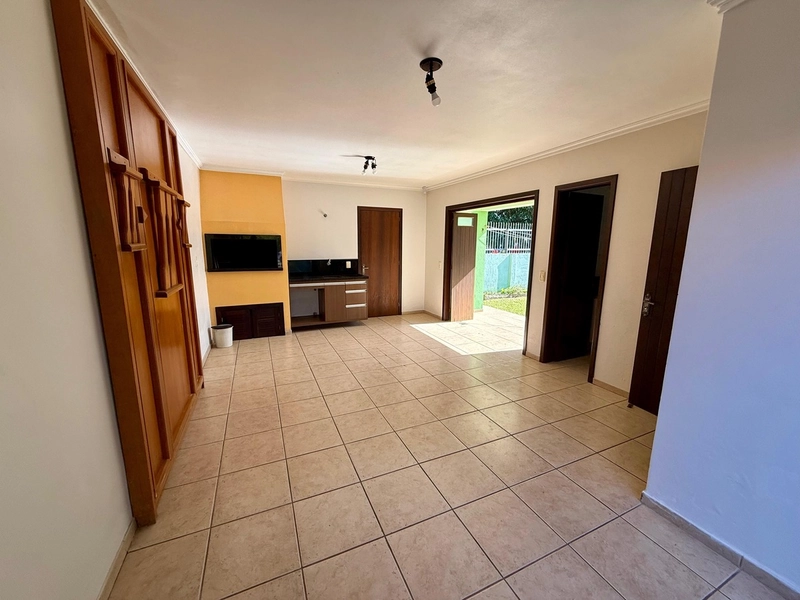 CASA MOBILIADA EM XANGRI-LÁ COM 03 DORMITÓRIOS: 5ª foto da galeria de imagens do imóvel