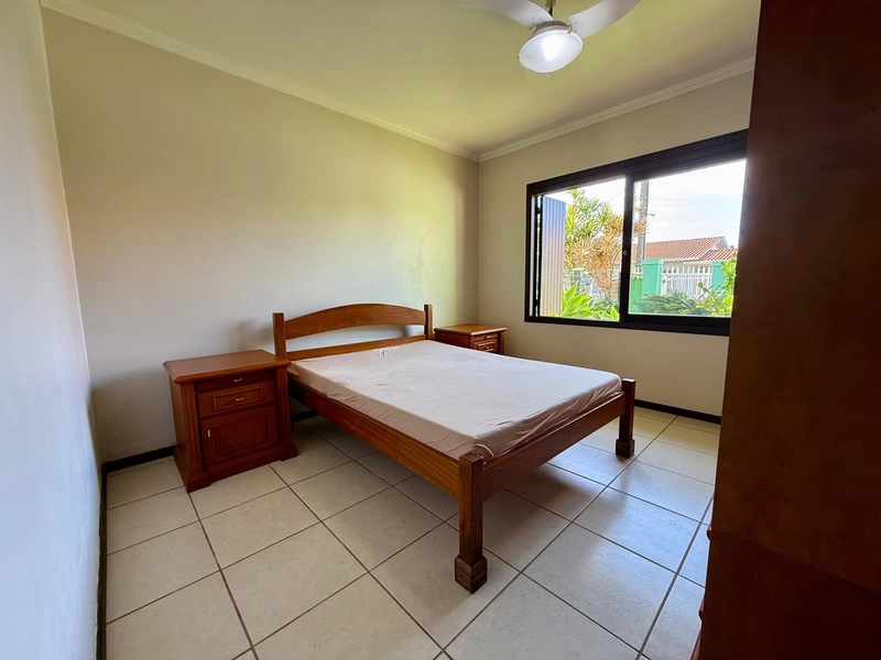 CASA MOBILIADA EM XANGRI-LÁ COM 03 DORMITÓRIOS: 1ª foto da galeria de imagens do imóvel