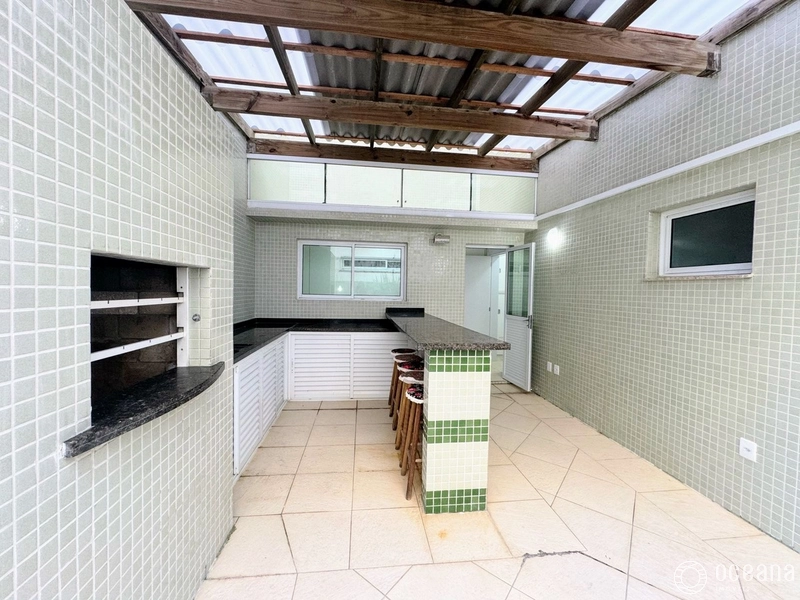 AMPLO APARTAMENTO DE 03 DORMITÓRIOS COM SACADA DE FRENTE E VISTA MAR: 5ª foto da galeria de imagens do imóvel