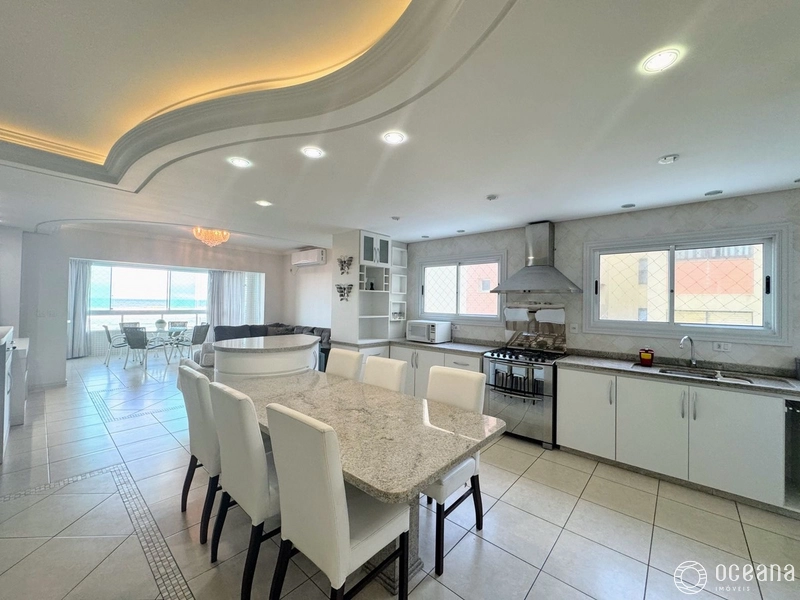 AMPLO APARTAMENTO DE 03 DORMITÓRIOS COM SACADA DE FRENTE E VISTA MAR: 20ª foto da galeria de imagens do imóvel
