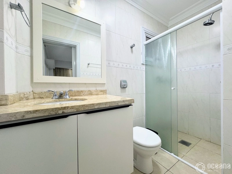 AMPLO APARTAMENTO DE 03 DORMITÓRIOS COM SACADA DE FRENTE E VISTA MAR: 3ª foto da galeria de imagens do imóvel