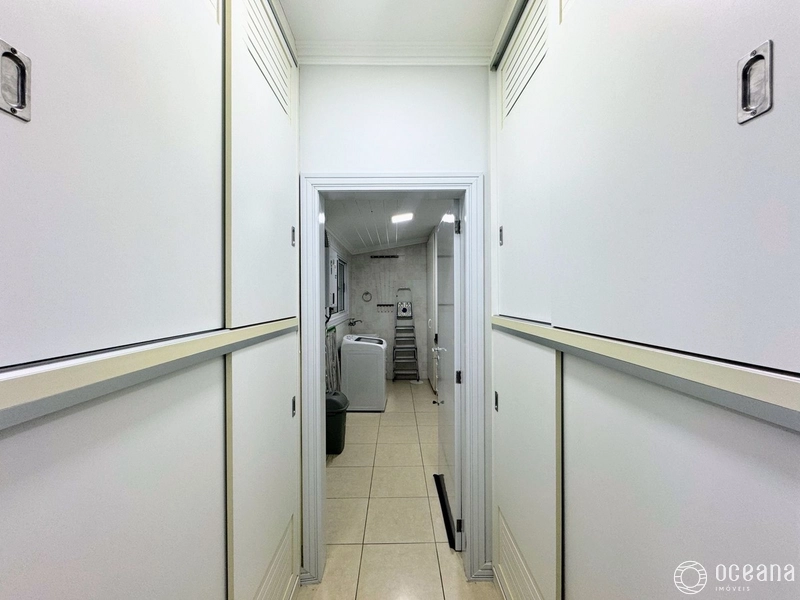 AMPLO APARTAMENTO DE 03 DORMITÓRIOS COM SACADA DE FRENTE E VISTA MAR: 1ª foto da galeria de imagens do imóvel