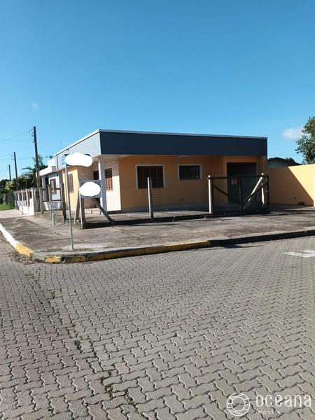 Casa de 03 dormitórios de esquina a venda em Xangri-Lá: 1ª foto da galeria de imagens do imóvel