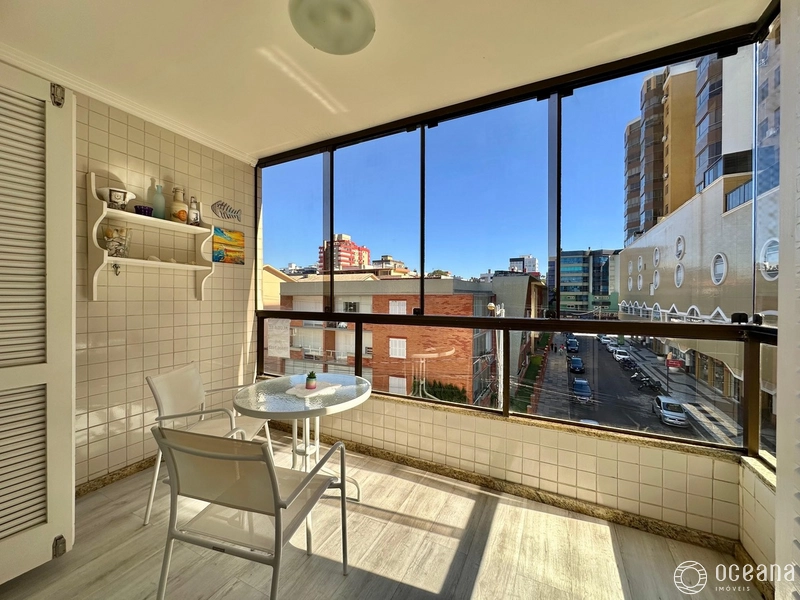 APARTAMENTO COM SACADA DE FRENTE JUNTO AO MAR NO CORAÇÃO DA CIDADE!: 7ª foto da galeria de imagens do imóvel