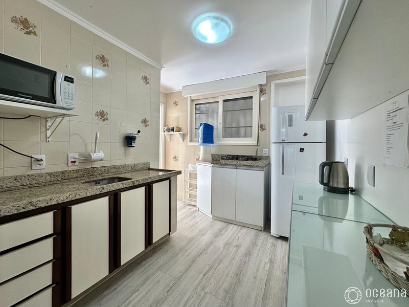 APARTAMENTO COM SACADA DE FRENTE JUNTO AO MAR NO CORAÇÃO DA CIDADE!: 14ª foto da galeria de imagens do imóvel