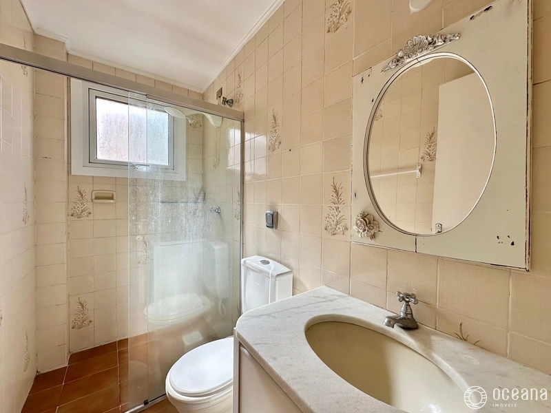 APARTAMENTO COM SACADA DE FRENTE JUNTO AO MAR NO CORAÇÃO DA CIDADE!: 9ª foto da galeria de imagens do imóvel