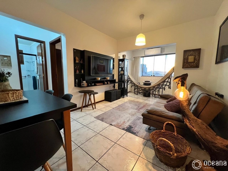 APARTAMENTO MOBILIADO DE 01 DORMITÓRIO COM SACADA SEPARADA: 1ª foto da galeria de imagens do imóvel
