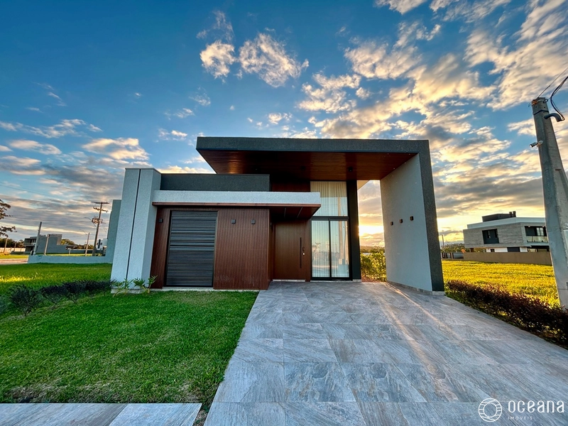CASA EM BAIRRO PLANEJADO COMPOSTA POR 03 SUÍTES DE R$1.900.000,00 POR R$1.500.000,00: 1ª foto da galeria de imagens do imóvel