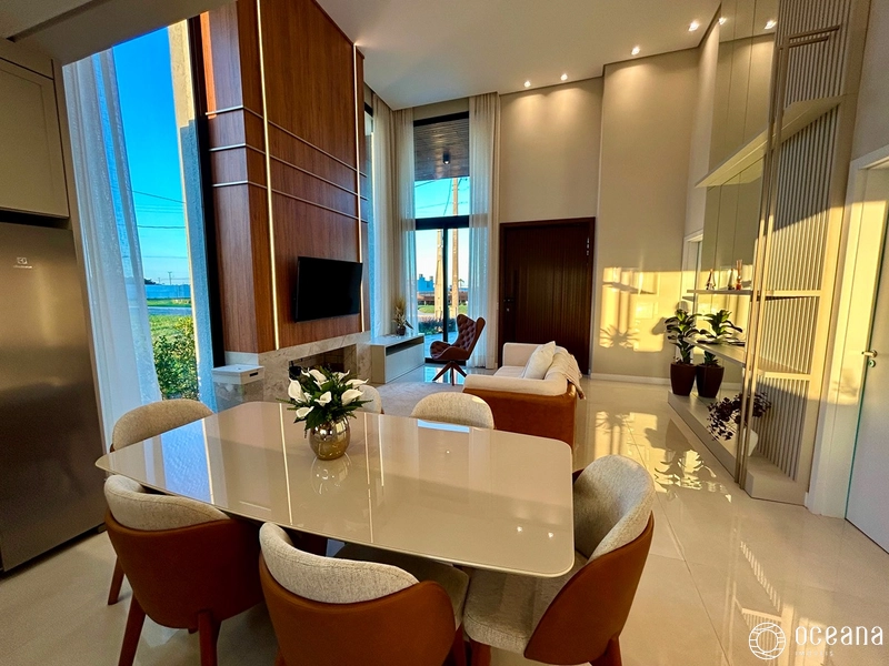 CASA EM BAIRRO PLANEJADO COMPOSTA POR 03 SUÍTES DE R$1.900.000,00 POR R$1.500.000,00: 2ª foto da galeria de imagens do imóvel