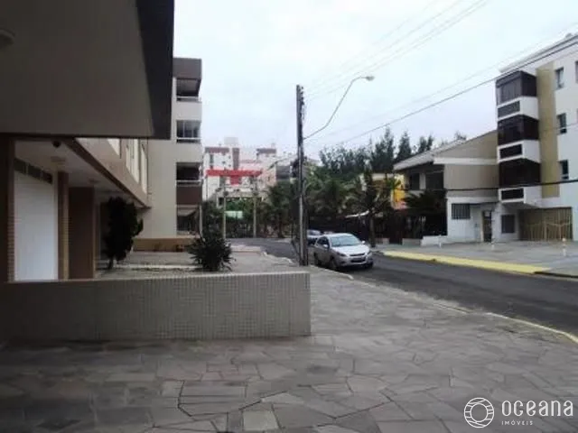 Junto a praça Flavio Boianoviski e a 01 quadra do Mar!: 2ª foto da galeria de imagens do imóvel