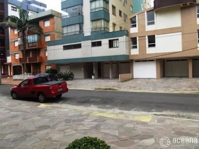 Junto a praça Flavio Boianoviski e a 01 quadra do Mar!: 3ª foto da galeria de imagens do imóvel