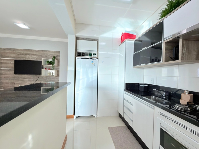 AMPLO APARTAMENTO DE 02 DORMITÓRIOS MOBILIADO E DECORADO!: 2ª foto da galeria de imagens do imóvel