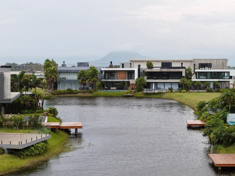 SOBRADO BEIRA LAGO COMPOSTO POR 05 SUÍTES: 37ª foto da galeria de imagens do imóvel