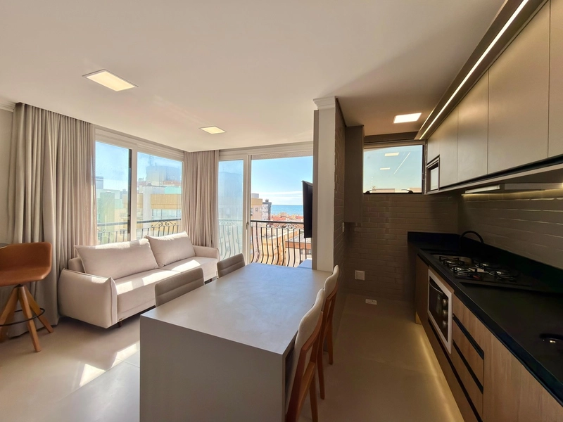 APARTAMENTO COM SACADA DE FRENTE E VISTA PARA O MAR: 2ª foto da galeria de imagens do imóvel