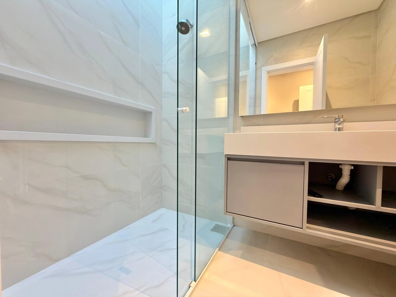 EXCELENTE CASA COM 04 SUÍTES EM CONDOMÍNIO FECHADO!: 35ª foto da galeria de imagens do imóvel