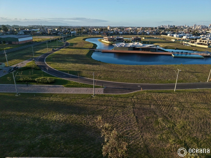 TERRENO EM CONDOMÍNIO FECHADO MEDINDO 494m²: 2ª foto da galeria de imagens do imóvel