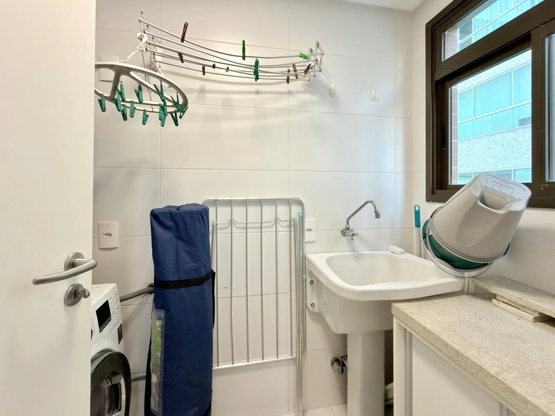 AMPLO APARTAMENTO PERTINHO DO MAR!: 2ª foto da galeria de imagens do imóvel