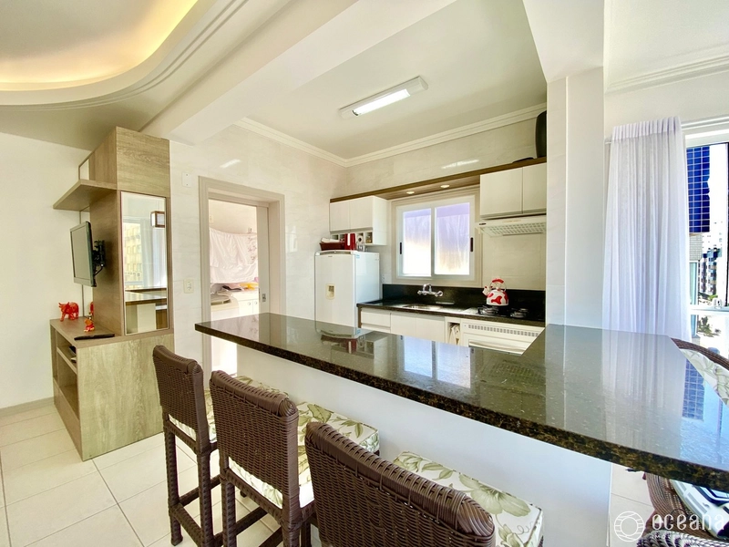 APARTAMENTO COM SACADA DE FRENTE E VISTA ETERNA PARA O MAR!: 3ª foto da galeria de imagens do imóvel