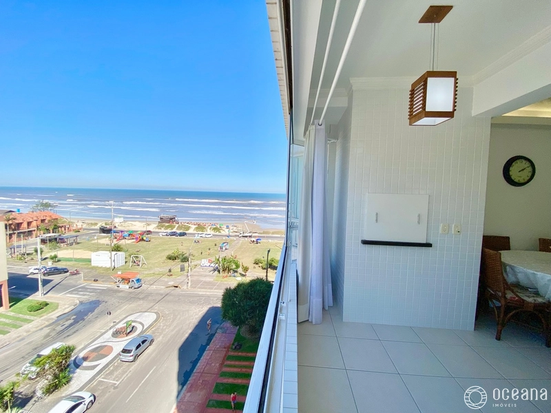 APARTAMENTO COM SACADA DE FRENTE E VISTA ETERNA PARA O MAR!: 7ª foto da galeria de imagens do imóvel