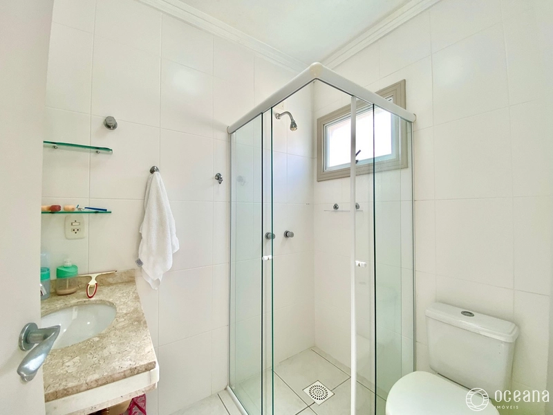 APARTAMENTO COM SACADA DE FRENTE E VISTA ETERNA PARA O MAR!: 2ª foto da galeria de imagens do imóvel
