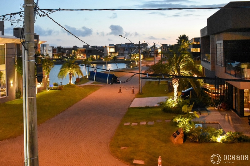 Sobrado em condomínio fechado vista lago com piscina jacuzzi.: 4ª foto da galeria de imagens do imóvel