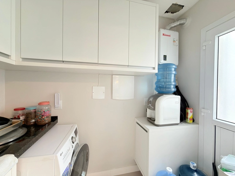 SOBRADO DE ESQUINA MOBILIADO E DECORADO EM CONDOMÍNIO FECHADO!: 5ª foto da galeria de imagens do imóvel