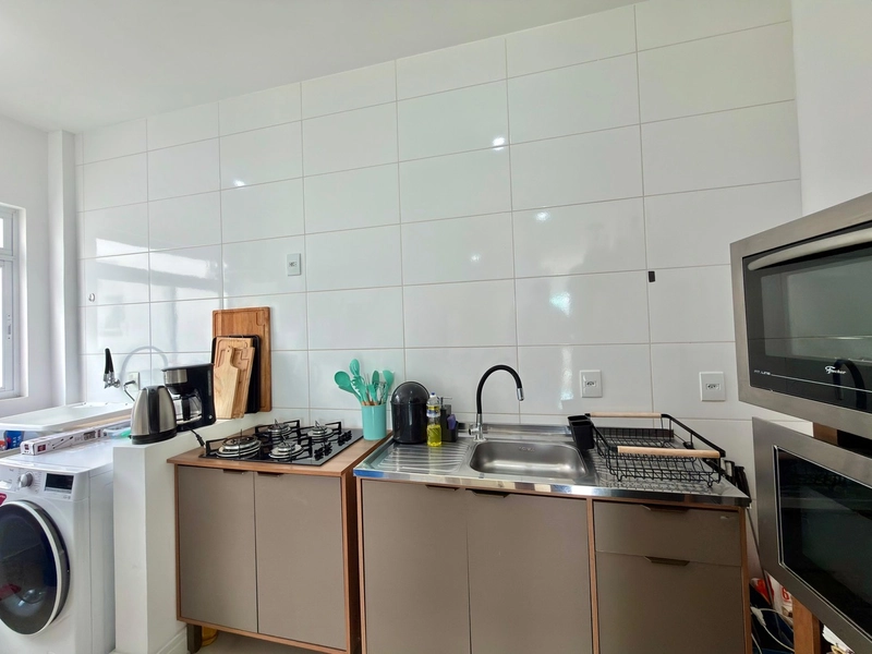 APARTAMENTO MOBILIADO DE 02 DORM EM EDIFÍCIO COM PISCINA!: 7ª foto da galeria de imagens do imóvel