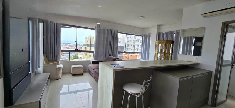 APARTAMENTO DOIS DORMITÓRIOS PRÓXIMO AO MAR: 1ª foto da galeria de imagens do imóvel