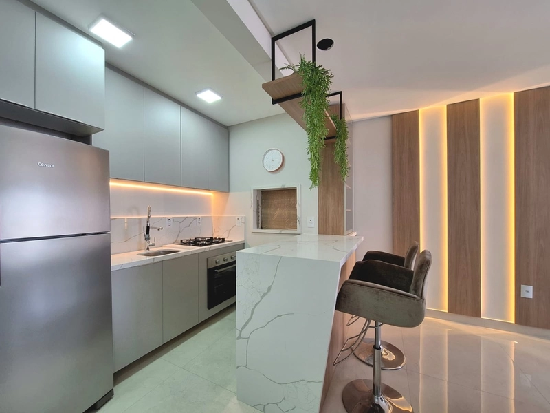 APARTAMENTO MOBILIADO E DECORADO COMPOSTO POR 02 DORMITÓRIOS: 1ª foto da galeria de imagens do imóvel