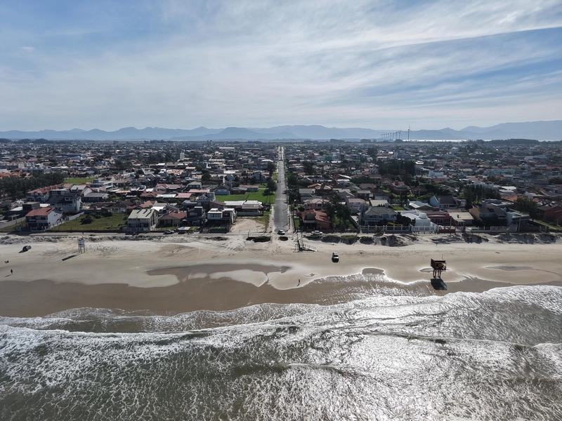 CASA EM SUPER LOTE  VENDA CENTRO E PRÓXIMA A BEIRA MAR: 11ª foto da galeria de imagens do imóvel