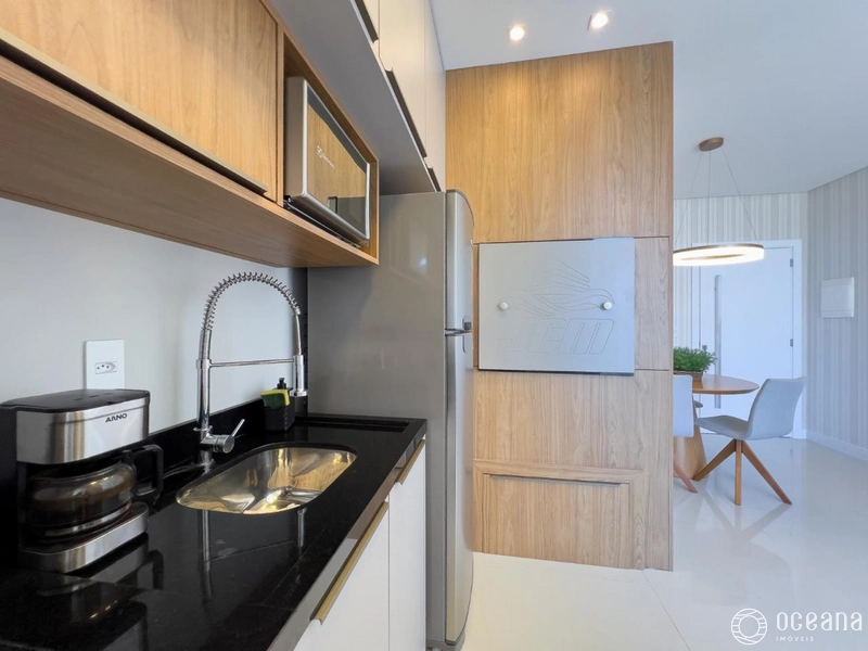 APARTAMENTO DE 02 DORMITÓRIOS FINAMENTE MOBILIADO E DECORADO: 7ª foto da galeria de imagens do imóvel