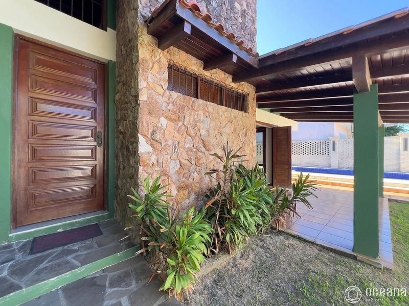 Casa à Venda no Centro de Xangri-Lá: 8ª foto da galeria de imagens do imóvel