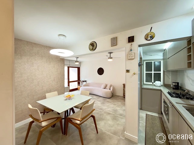 APARTAMENTO MOBILIADO DE 02 DORMITÓRIOS COM SACADA DE FRENTE!: 3ª foto da galeria de imagens do imóvel