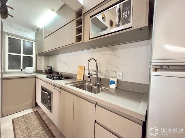 APARTAMENTO MOBILIADO DE 02 DORMITÓRIOS COM SACADA DE FRENTE!: 7ª foto da galeria de imagens do imóvel
