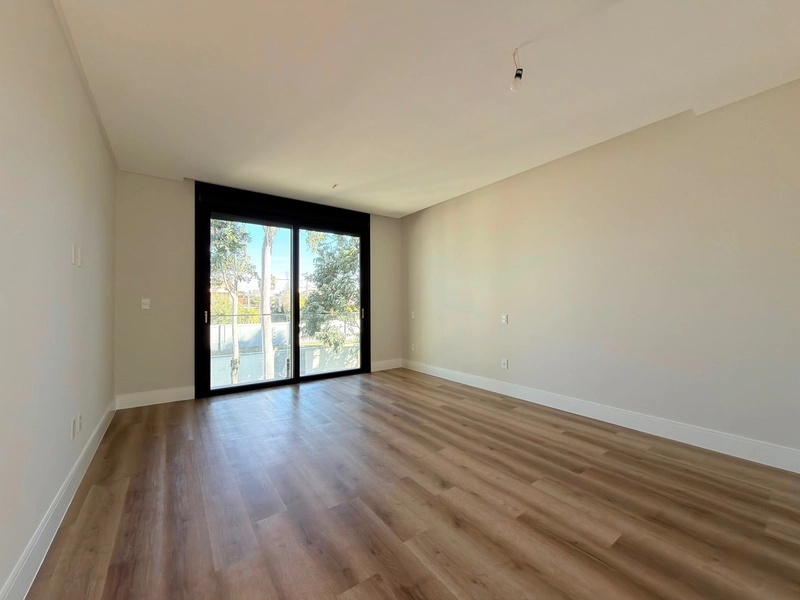 CASA COM 03 SUÍTES EM CONDOMÍNIO DE ALTO PADRÃO!: 8ª foto da galeria de imagens do imóvel