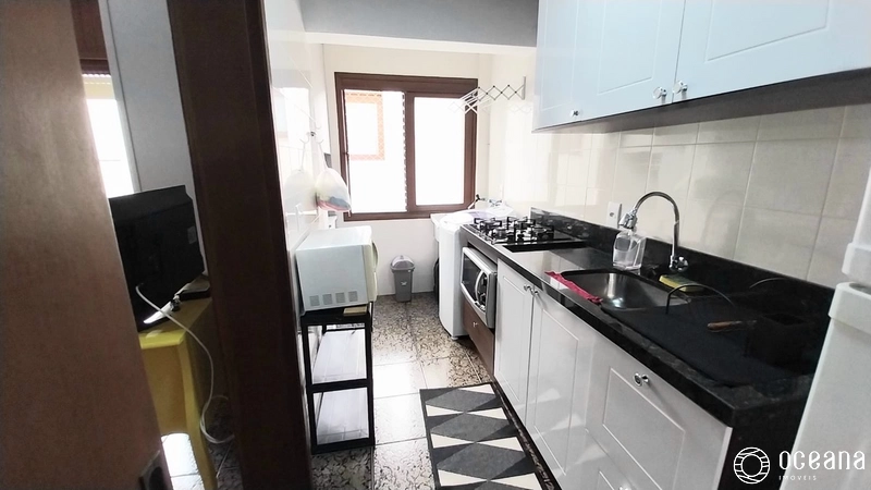 APARTAMENTO MOBILIADO DE 01 DORMITÓRIO A 03 QUADRAS DO MAR!: 1ª foto da galeria de imagens do imóvel