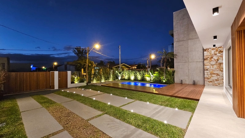 EXCELENTE CASA DE BAIRRO PRÓXIMA AO CONDOMÍNIO LAS DUNAS: 1ª foto da galeria de imagens do imóvel