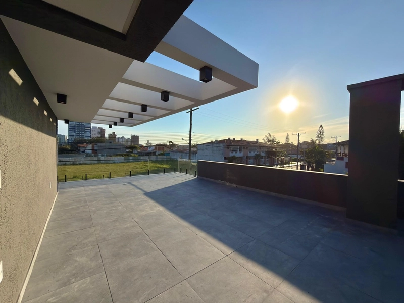 CASA DE ALTO COM TERRAÇO E PISCINA NO BAIRRO ZONA NOVA!: 2ª foto da galeria de imagens do imóvel
