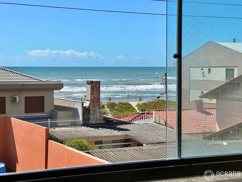 Apartamento de 02 Dormitorios com sacada de frente e vista mar!: 1ª foto da galeria de imagens do imóvel