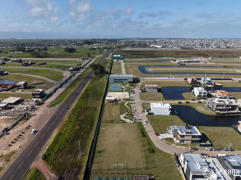 LOTE DE ESQUINA E FUNDOS LAGO À VENDA: 5ª foto da galeria de imagens do imóvel