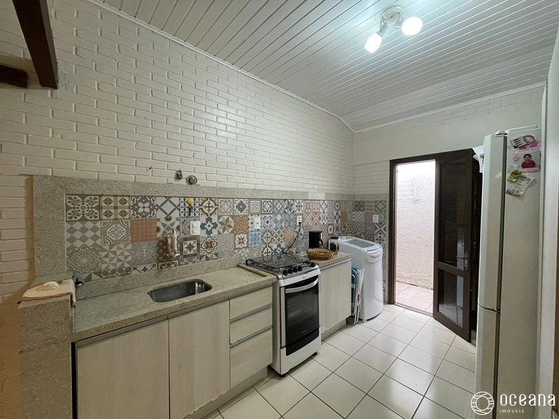 CASA PERTINHO DO MAR POR APENAS R$450.000,00: 3ª foto da galeria de imagens do imóvel